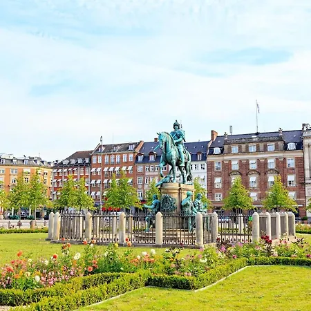 Spacious Tivoli Gardens W 3 Bedrooms Copenhague