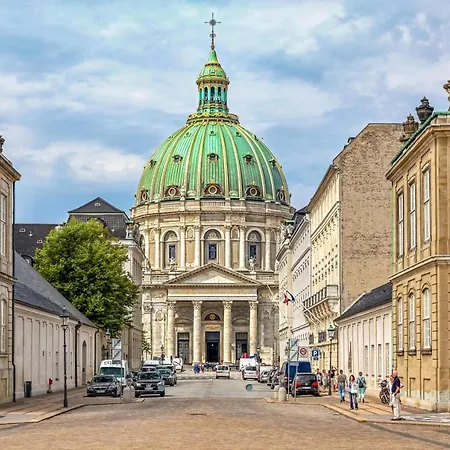 Spacious Tivoli Gardens W 3 Bedrooms شقة