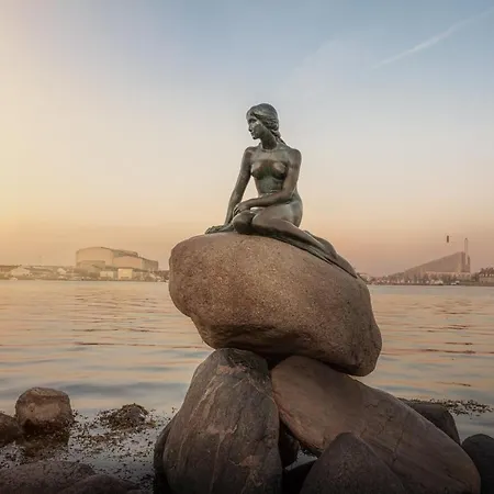 Spacious Tivoli Gardens W 3 Bedrooms * Copenhague