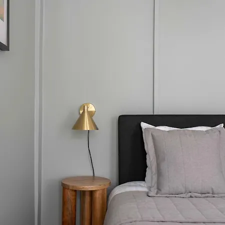 Spacious Tivoli Gardens W 3 Bedrooms Lägenhet *