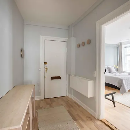 Spacious Tivoli Gardens W 3 Bedrooms Lejlighed
