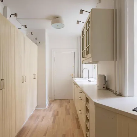 Spacious Tivoli Gardens W 3 Bedrooms *