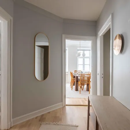 Spacious Tivoli Gardens W 3 Bedrooms Lägenhet Köpenhamn