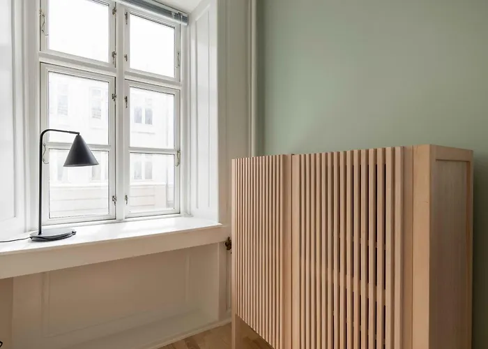 Spacious Tivoli Gardens W 3 Bedrooms Apartment *