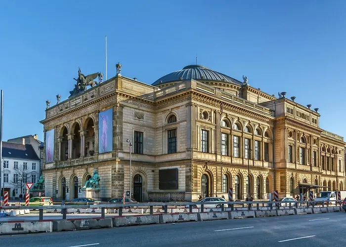 Spacious Tivoli Gardens W 3 Bedrooms