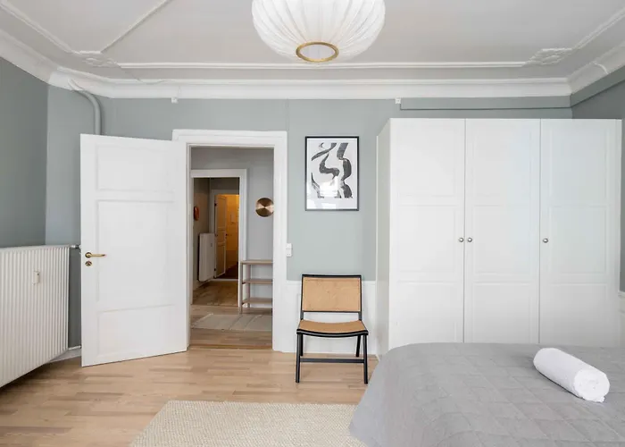 Spacious Tivoli Gardens W 3 Bedrooms Appartement